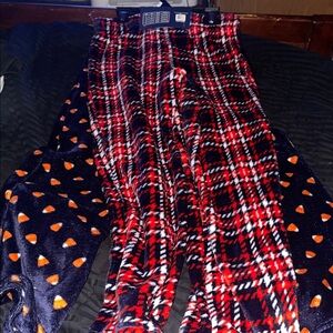 Boys 2 pack pajama pants with pair of socks